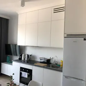 https://apartament-grayna-staczyka-z-garaem.warsawhotelspoland.com